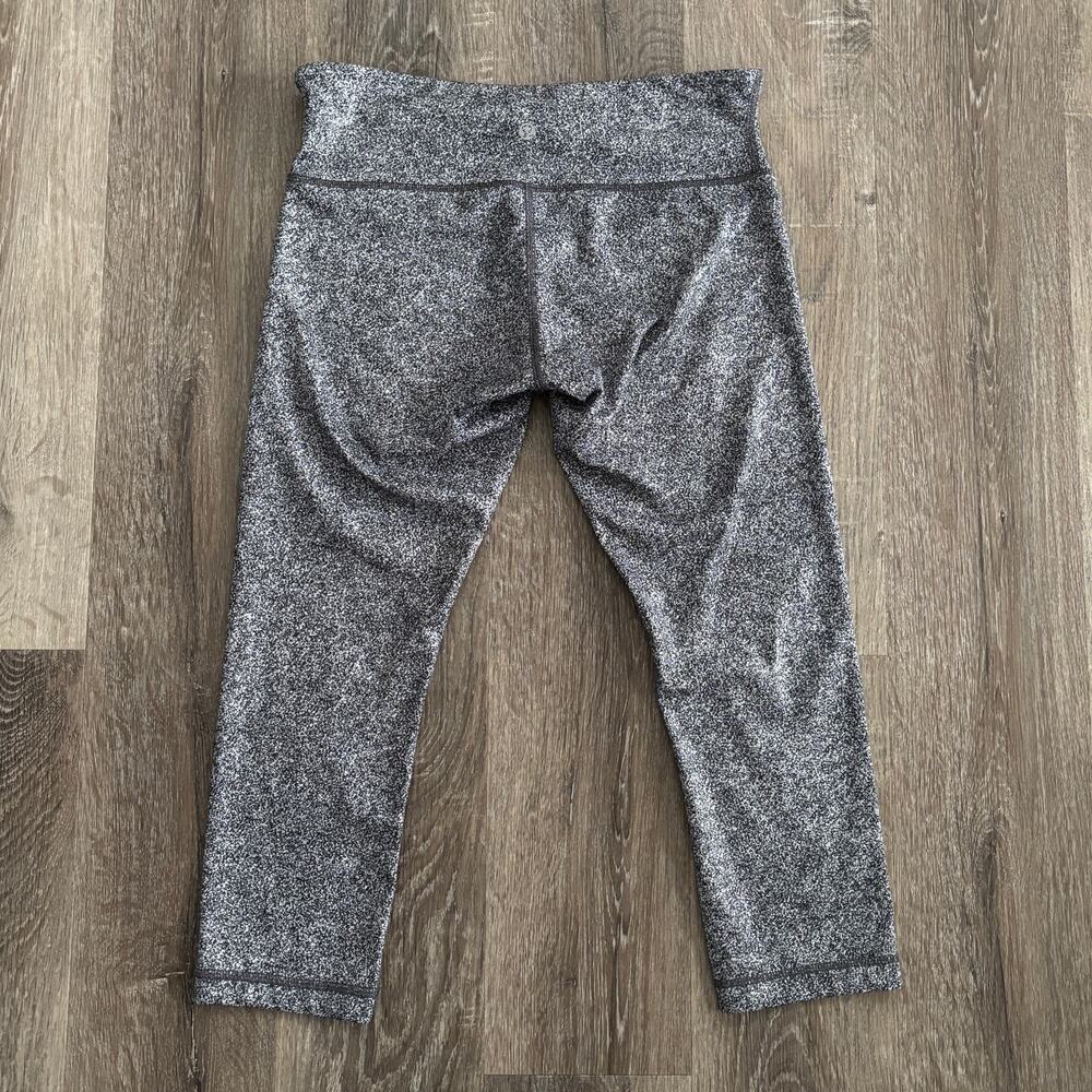 Lululemon Wunder Under Crop Legging in Speckled Black and White - Size: 8 - Picture 3 of 8